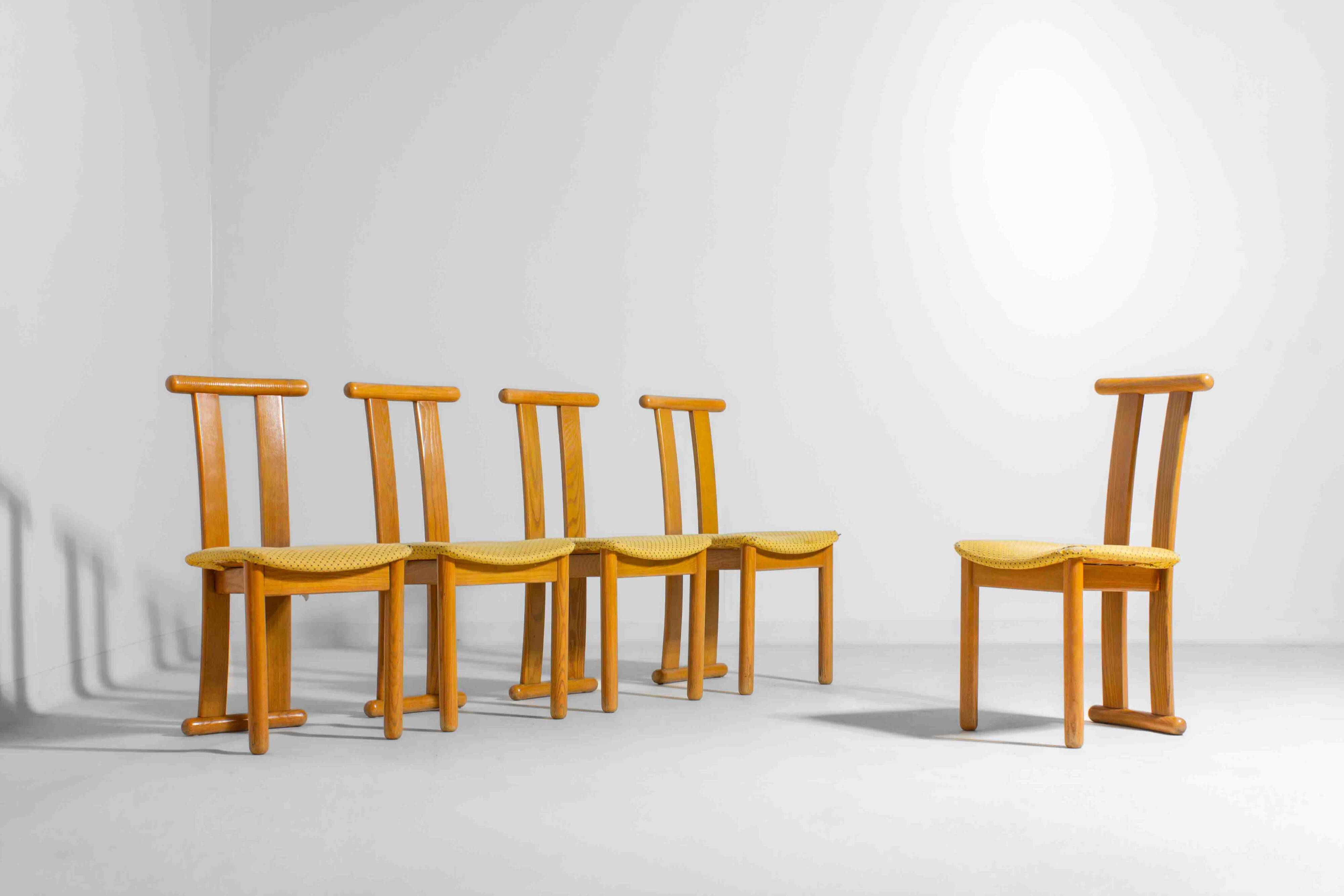 Set of postmodern high-back Italian dining chairs, 1980s