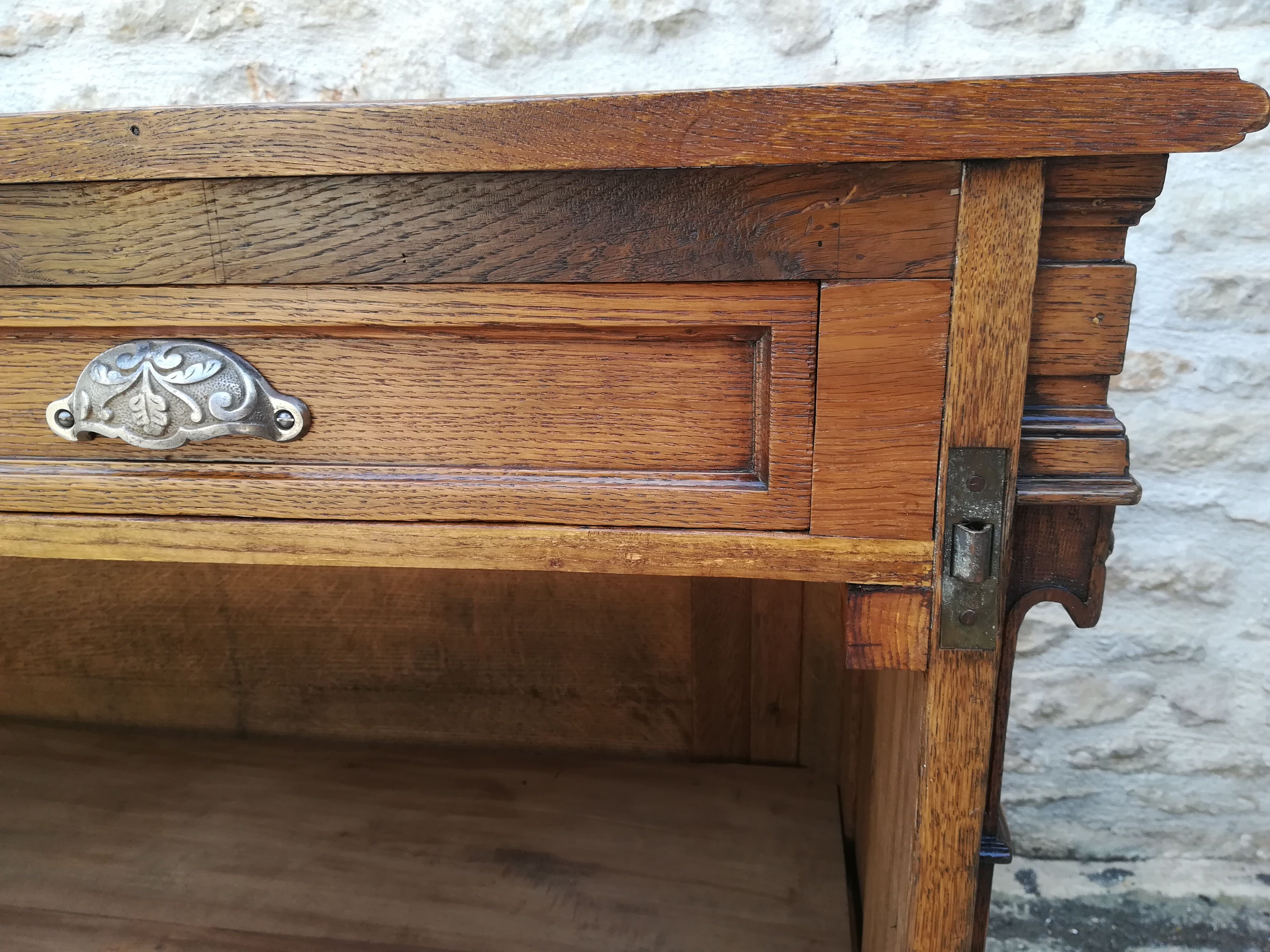 Oak counter
