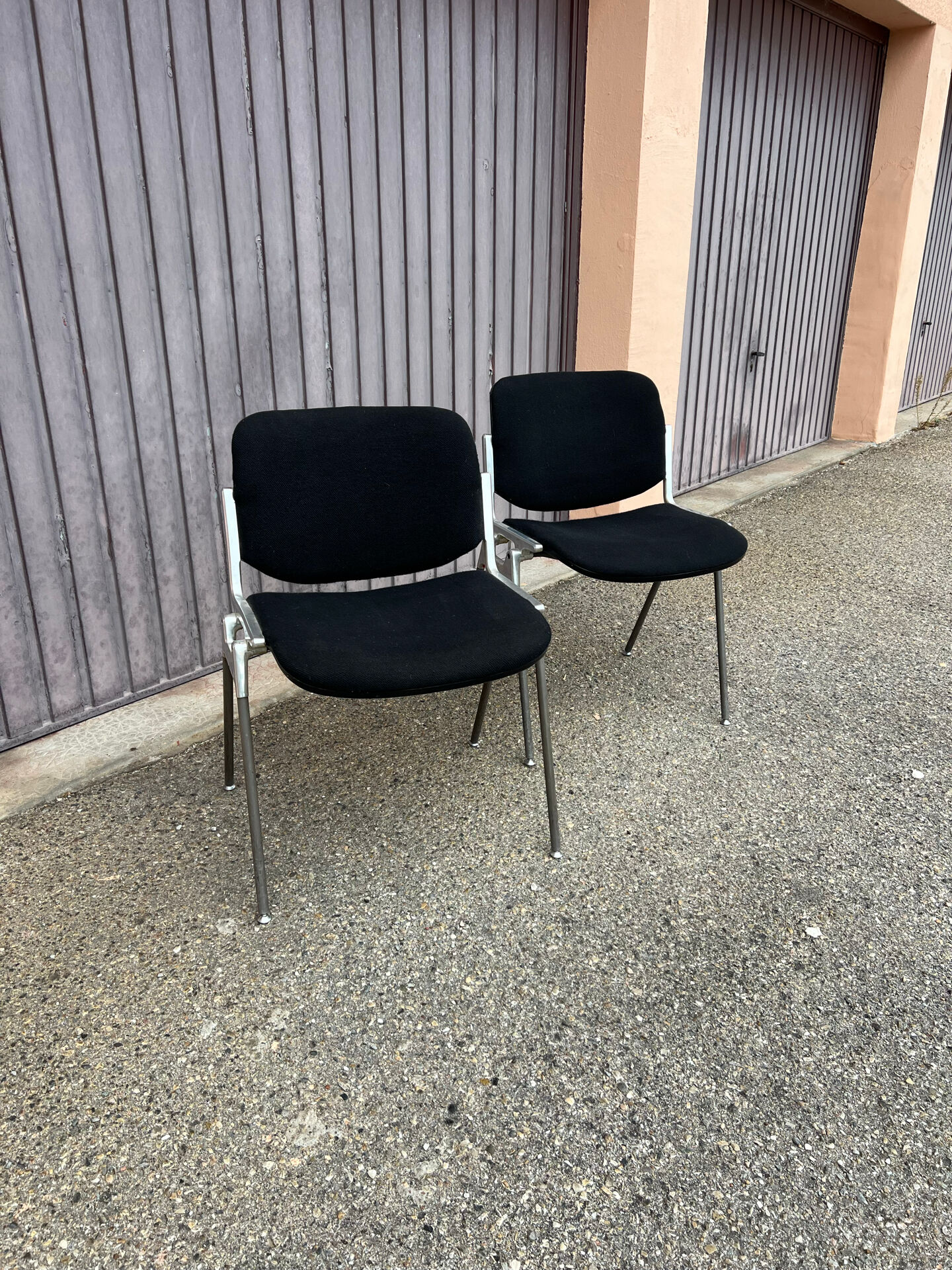 Pair of designer chairs DSC Castelli signed by Giancarlo Piretti Italy