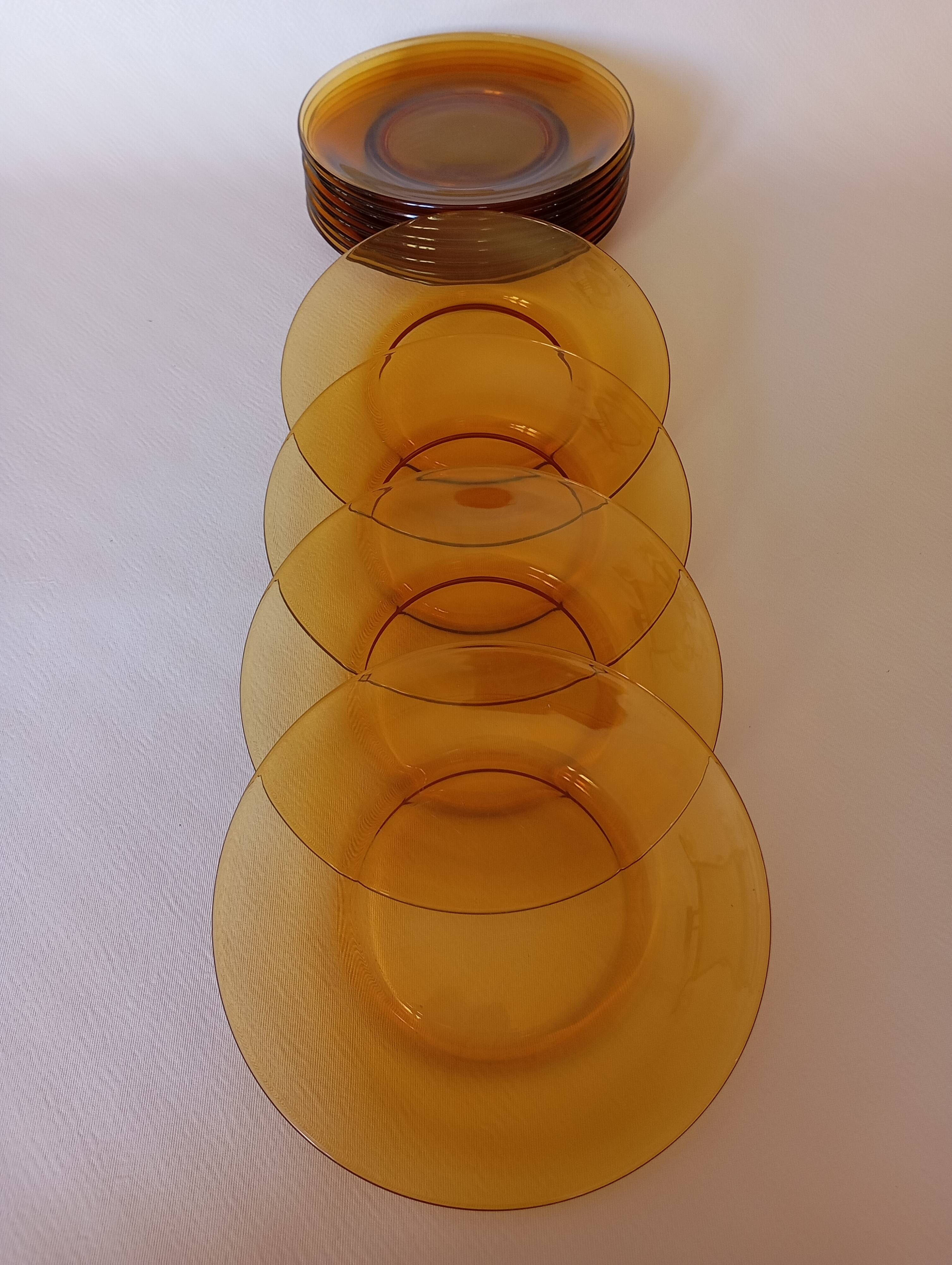 12 assiettes plates Vereco ambre