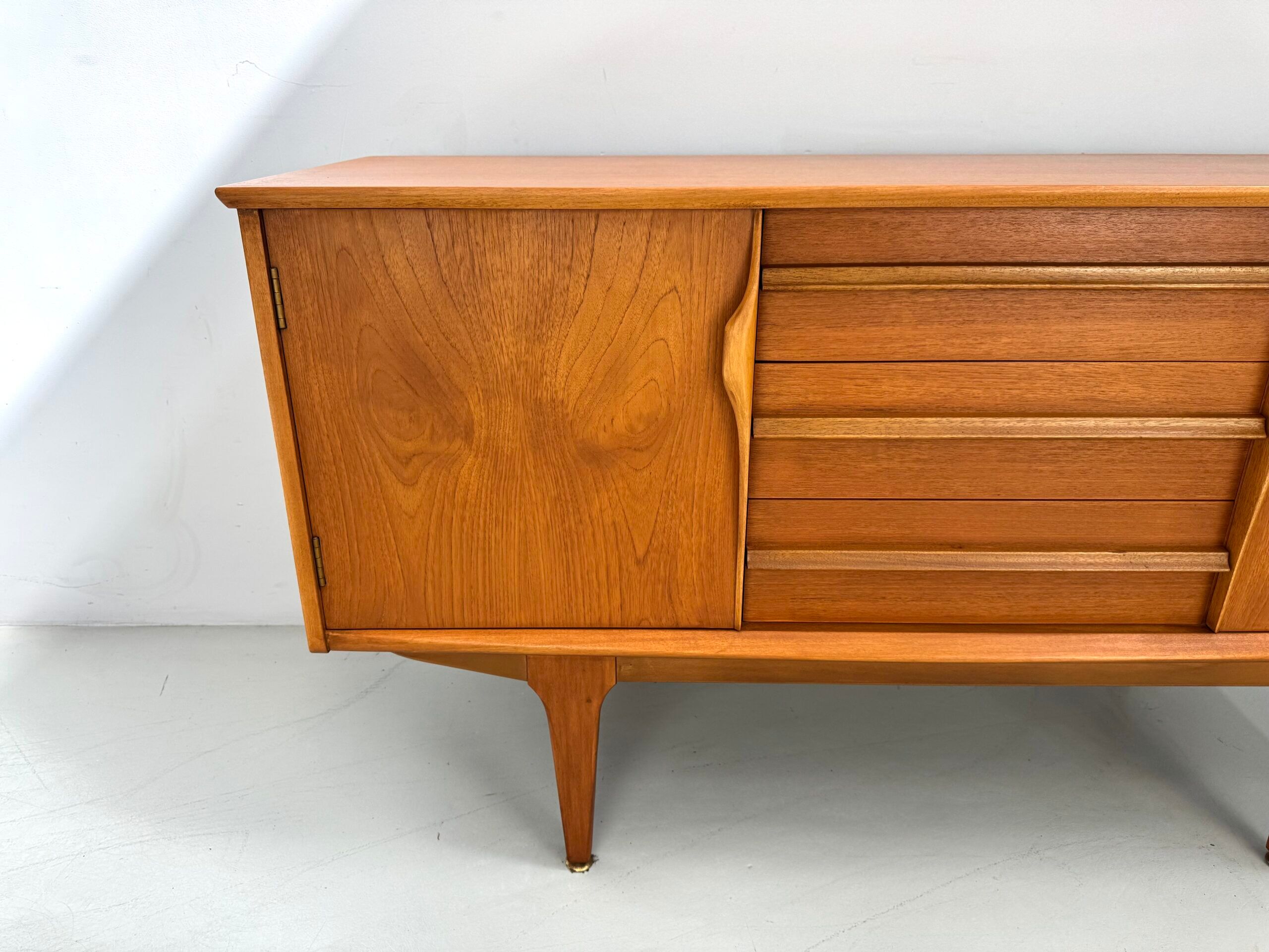 Buffet vintage Jentique.