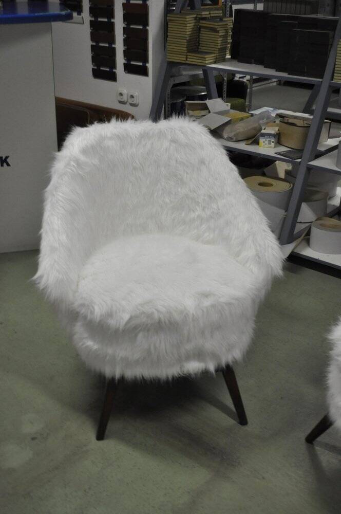 Pair of Mid-Century armchairs in white faux fur with beech legs.