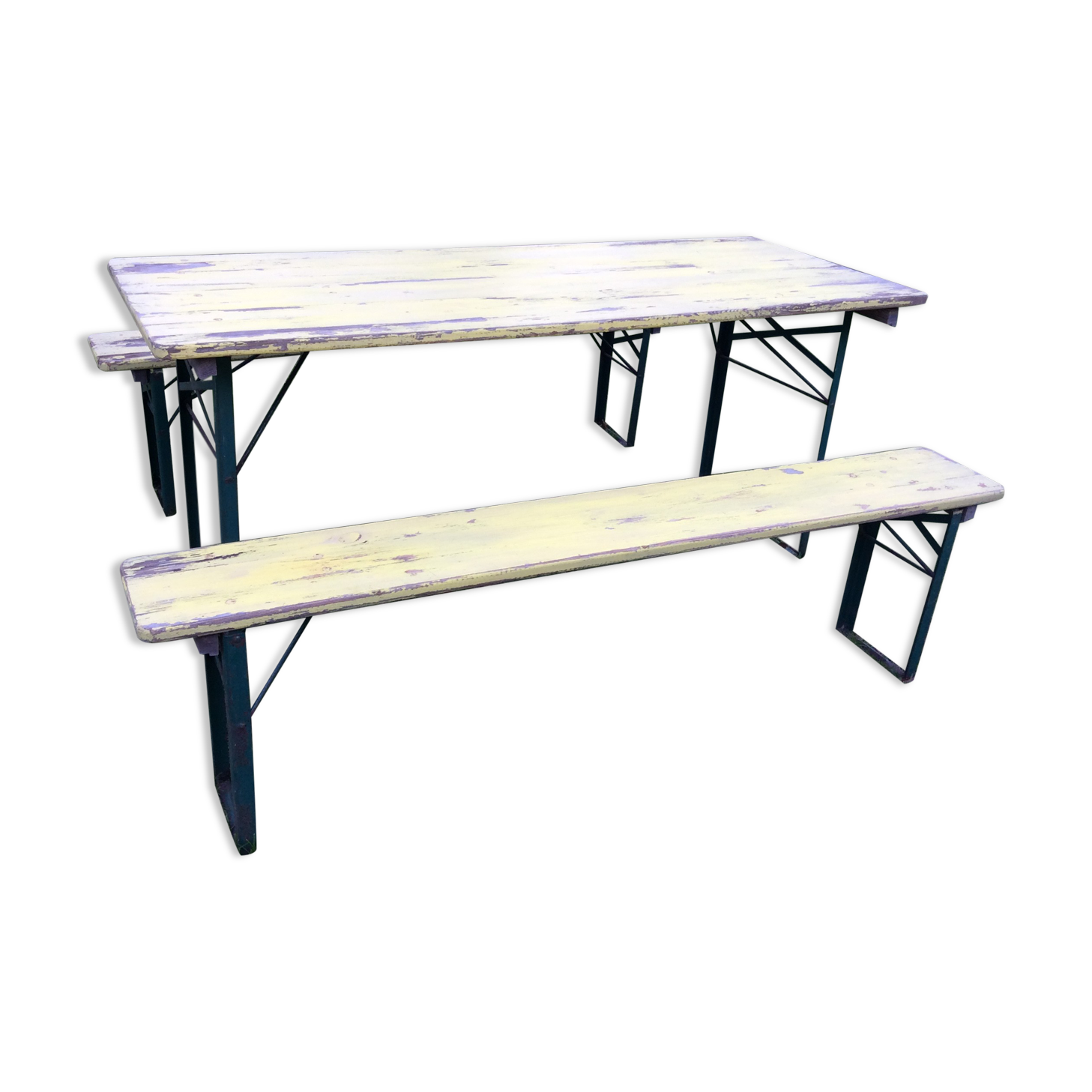 Table and 2 benches