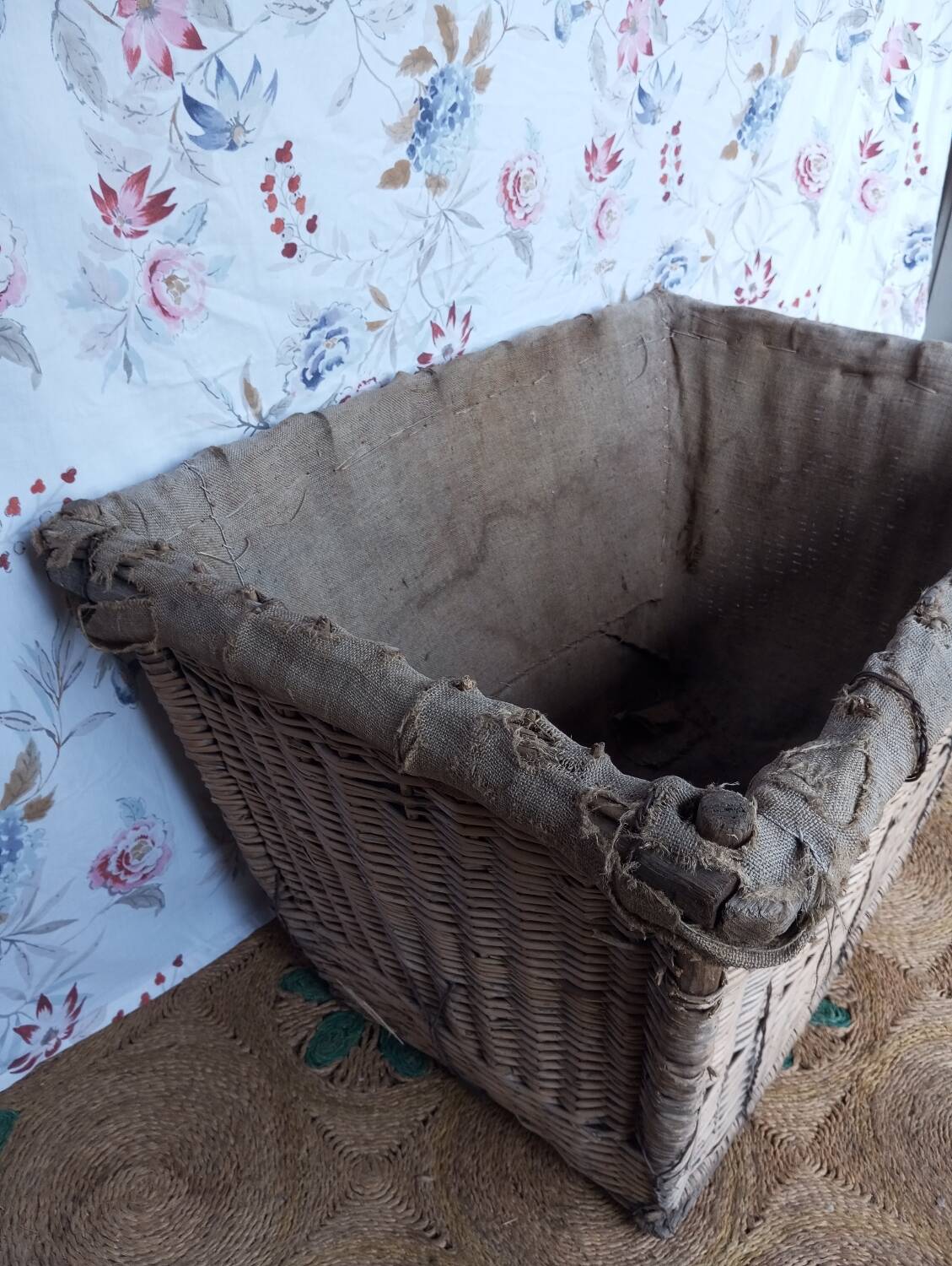 Wood and wicker basket, antique, size xxxl.