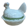 Petite poule couveuse en opaline blanche peinte ancienne