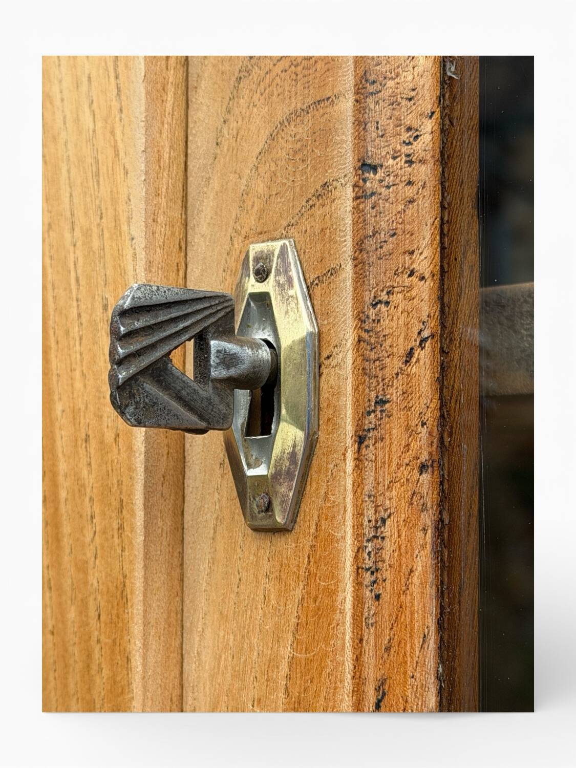Art Deco Parisian buffet in solid raw oak from the 1930s.