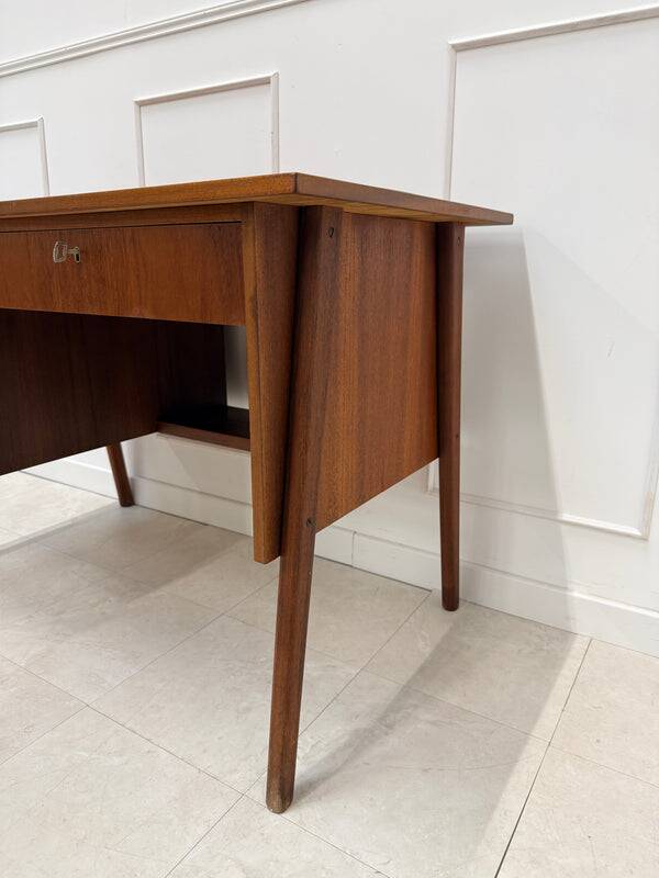 Bureau scandinave en teck