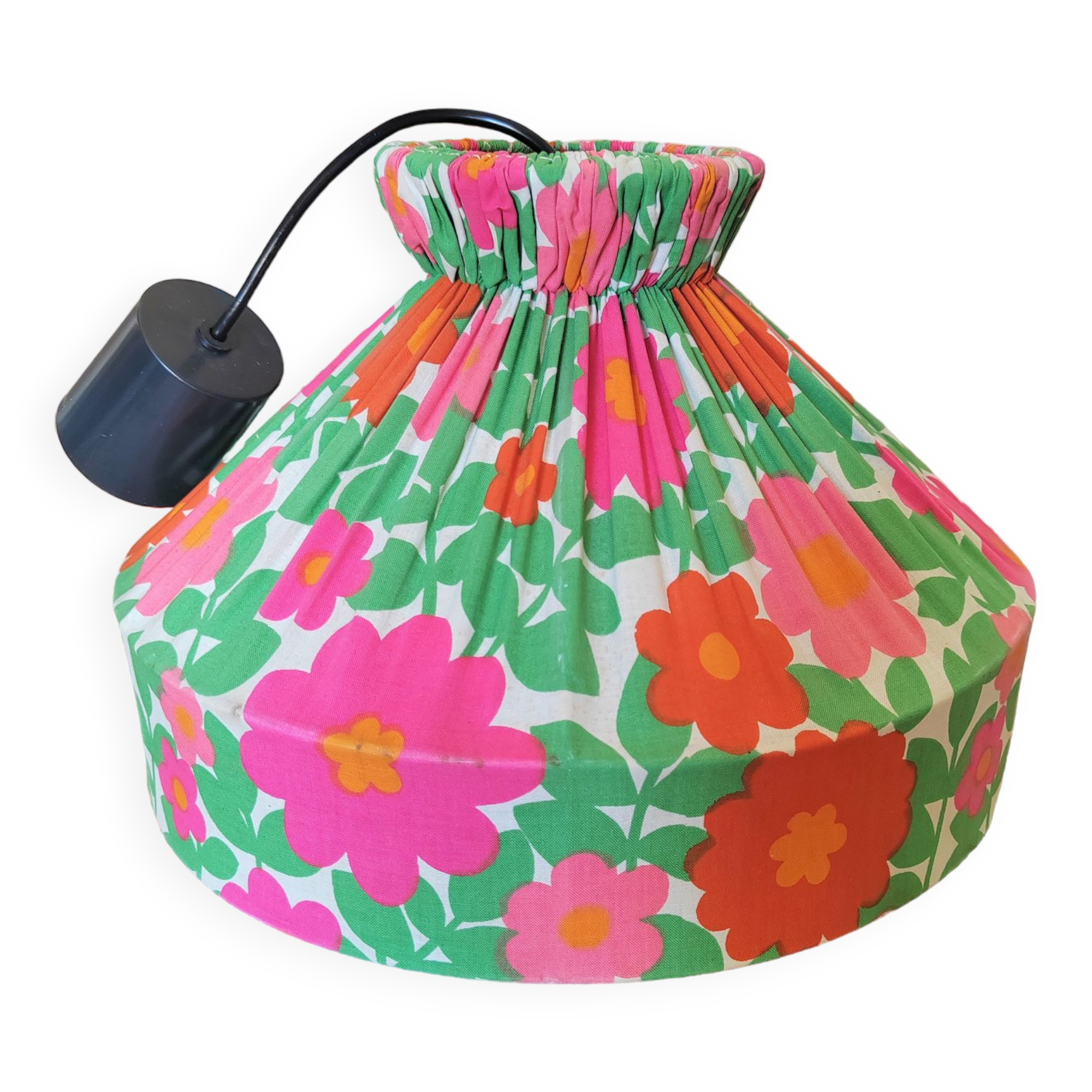 Suspension "kitch" in floral fabric