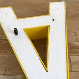 Lettre d'enseigne A