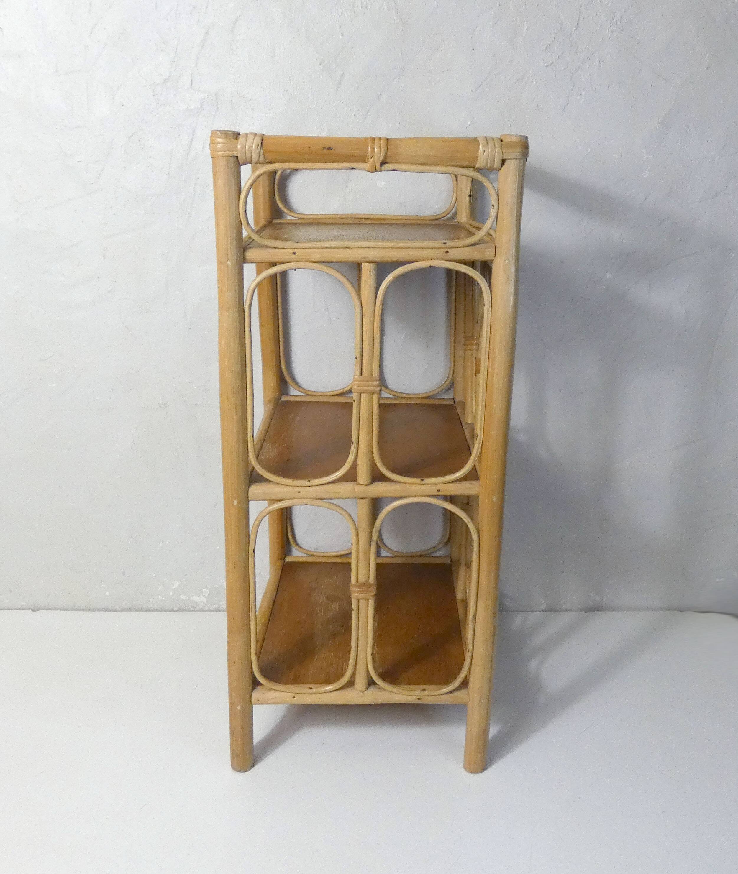 Table de chevet en rotin