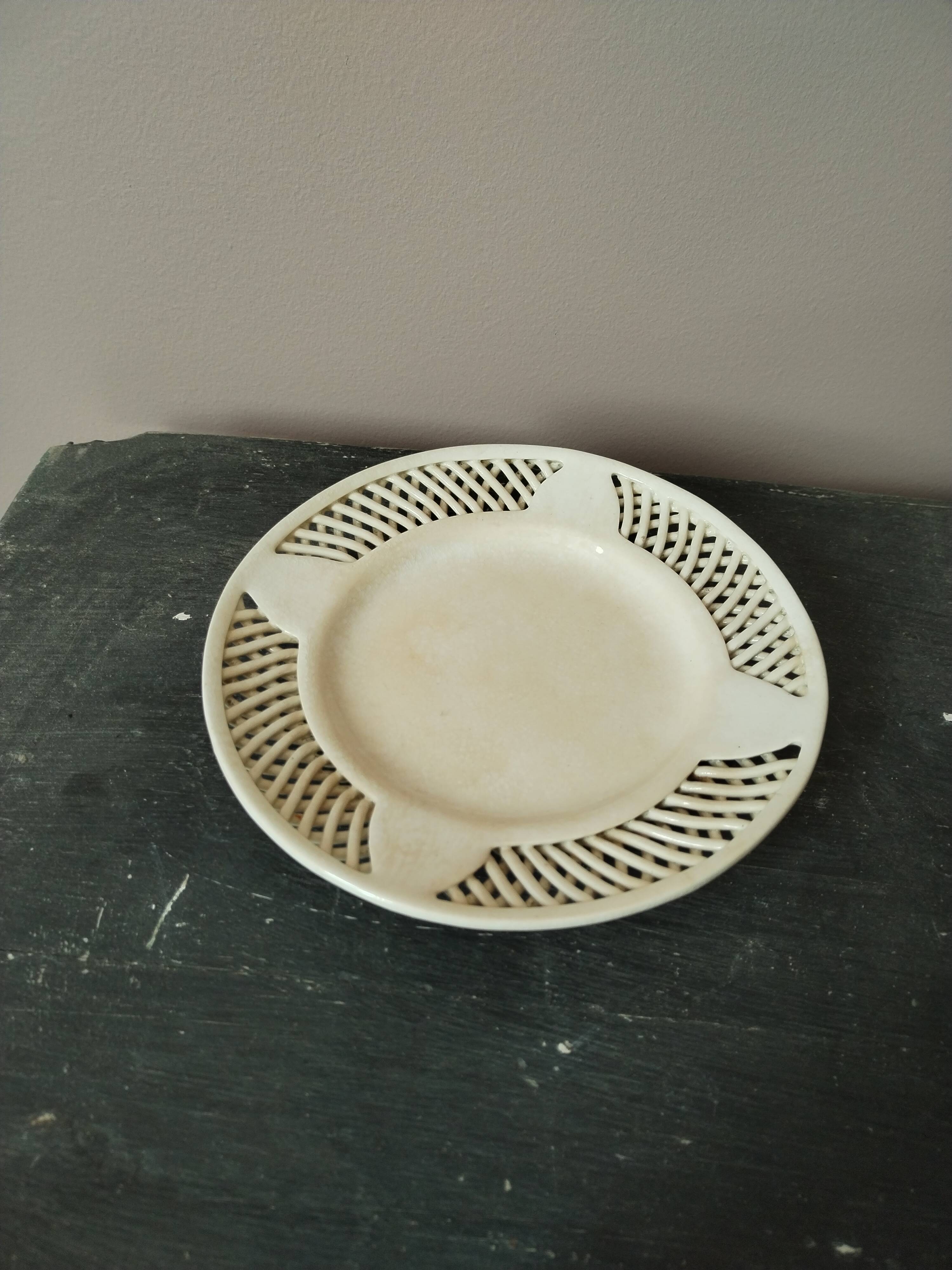 6 18th century dessert plates