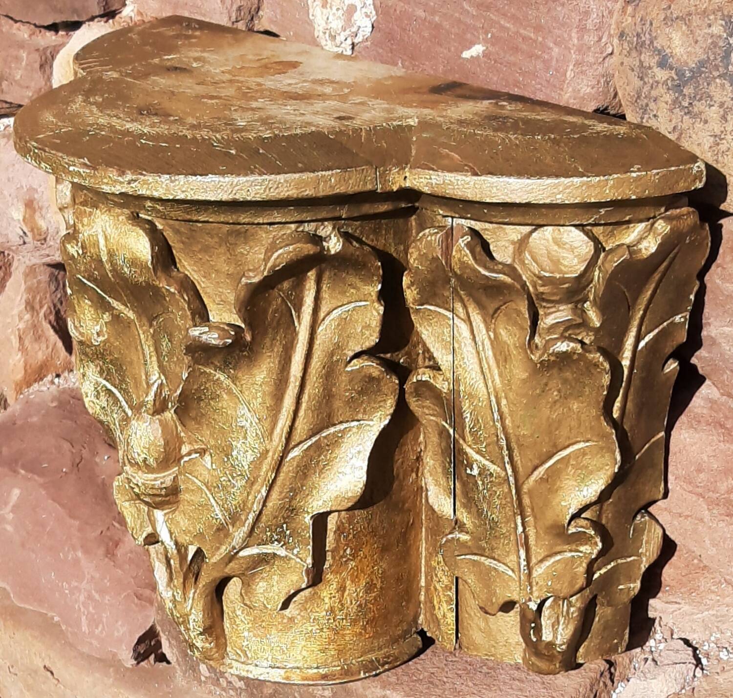 Gilded carved wooden capital, 18th century.