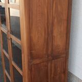 Armoire vitrée en bois