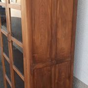 Armoire vitrée en bois