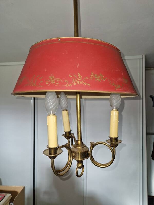 Lustre said metal chandelier with 3 lights in hunting horns.