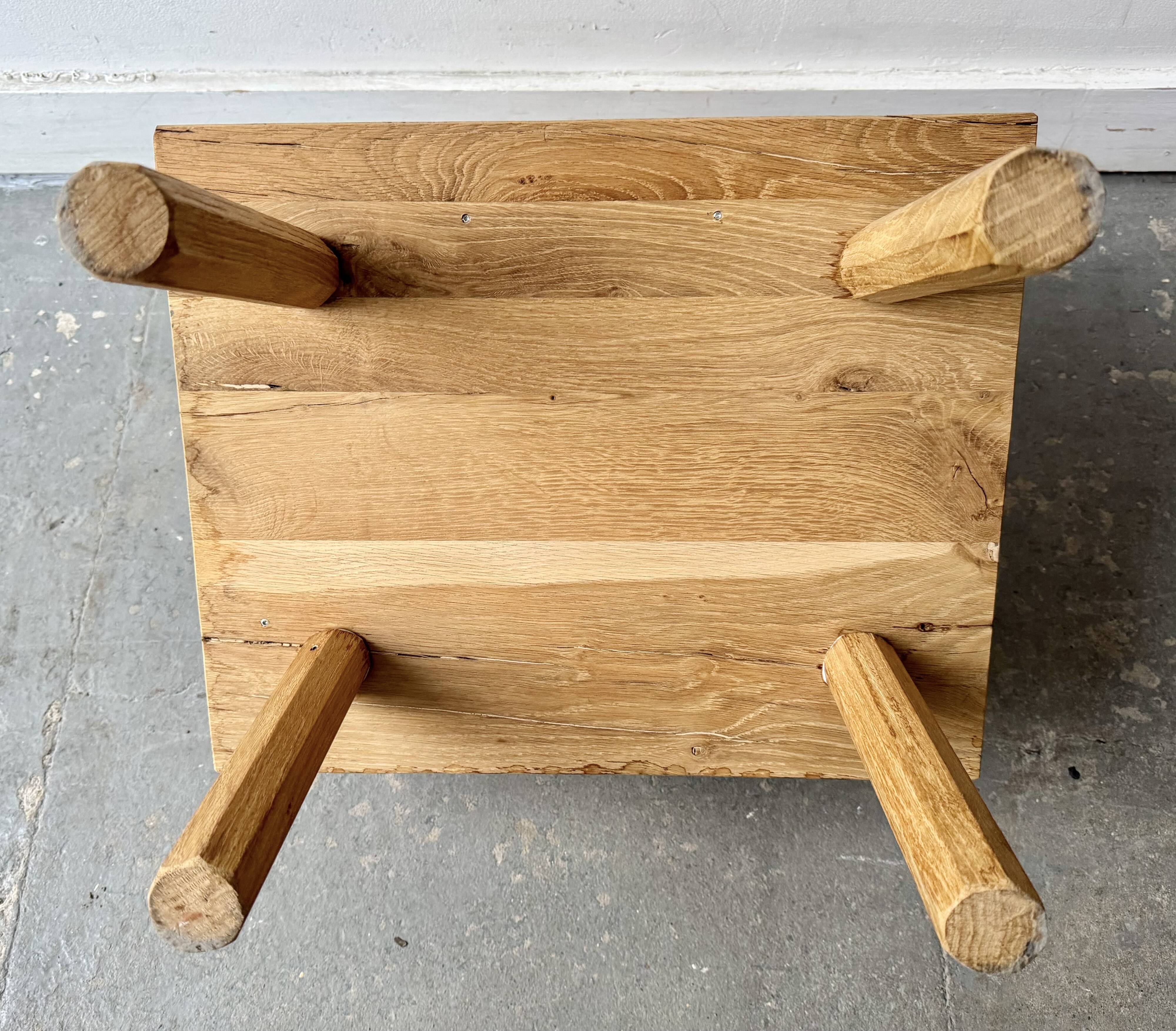 Chaise en bois primitive pour enfant