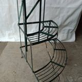 riveted metal corner pot holder