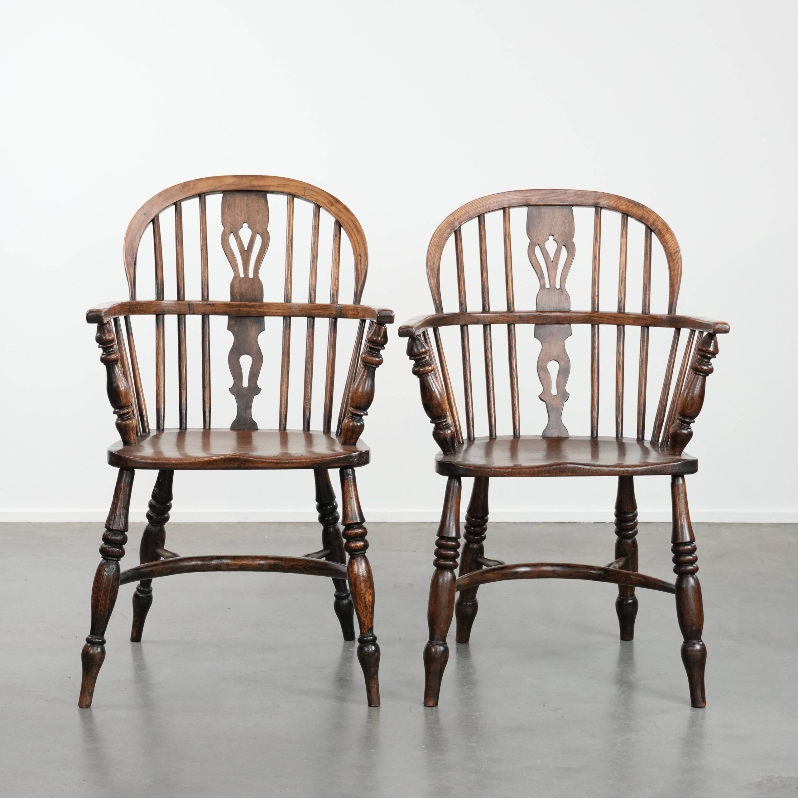 English antique set of 2 Windsor chairs with character, beautiful colouring