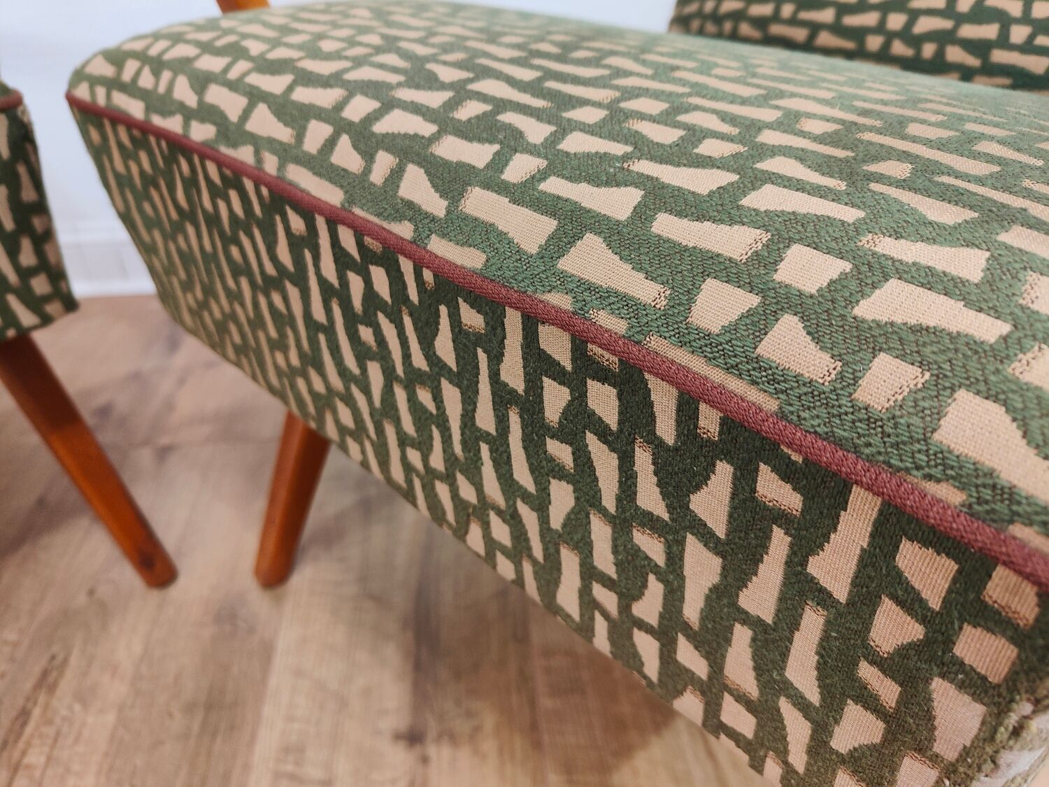 Paire de fauteuils 6952 par Jaroslav Smidek pour Ton