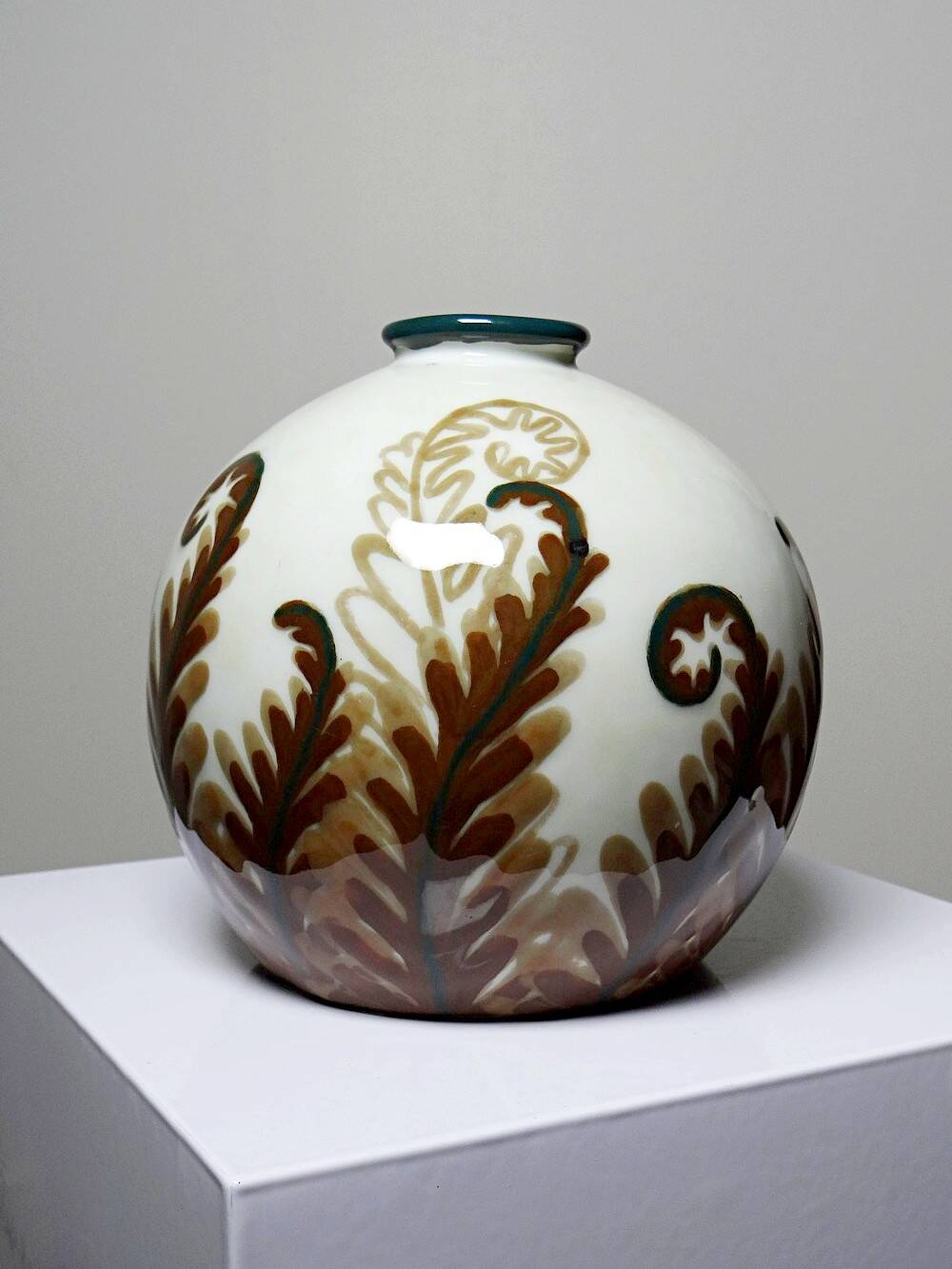 Small porcelain ball vase Tharaud Limoges circa 1920-1940
