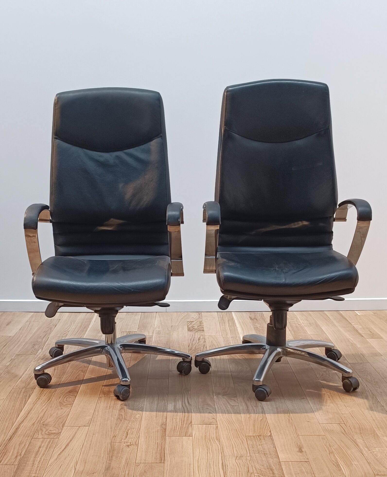 Chaise de direction Chester, Kokoon Design