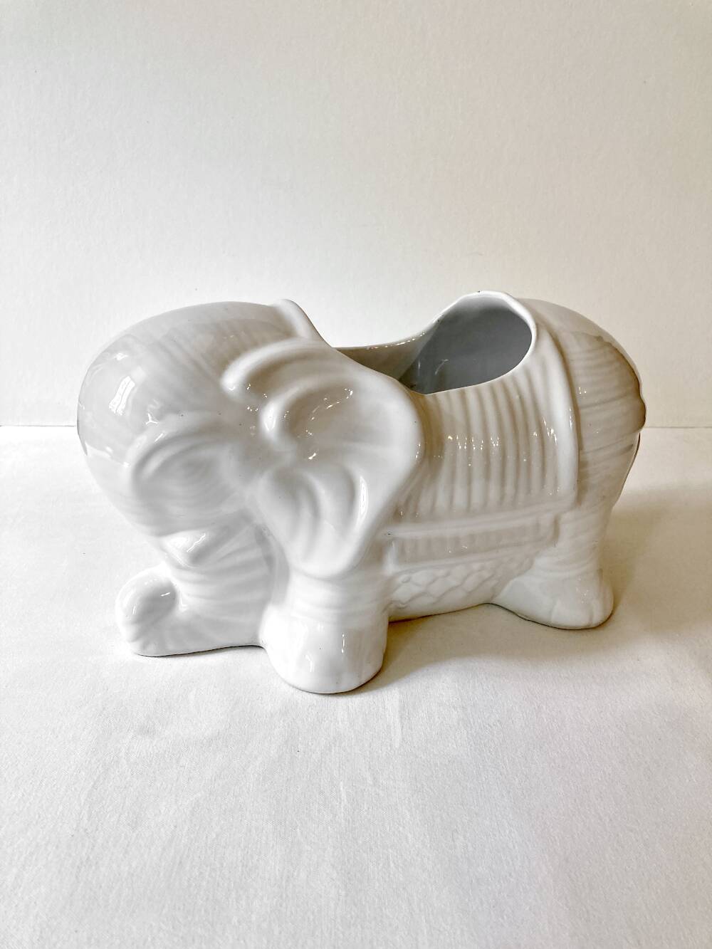 Elephant ceramic cache-pot / planter