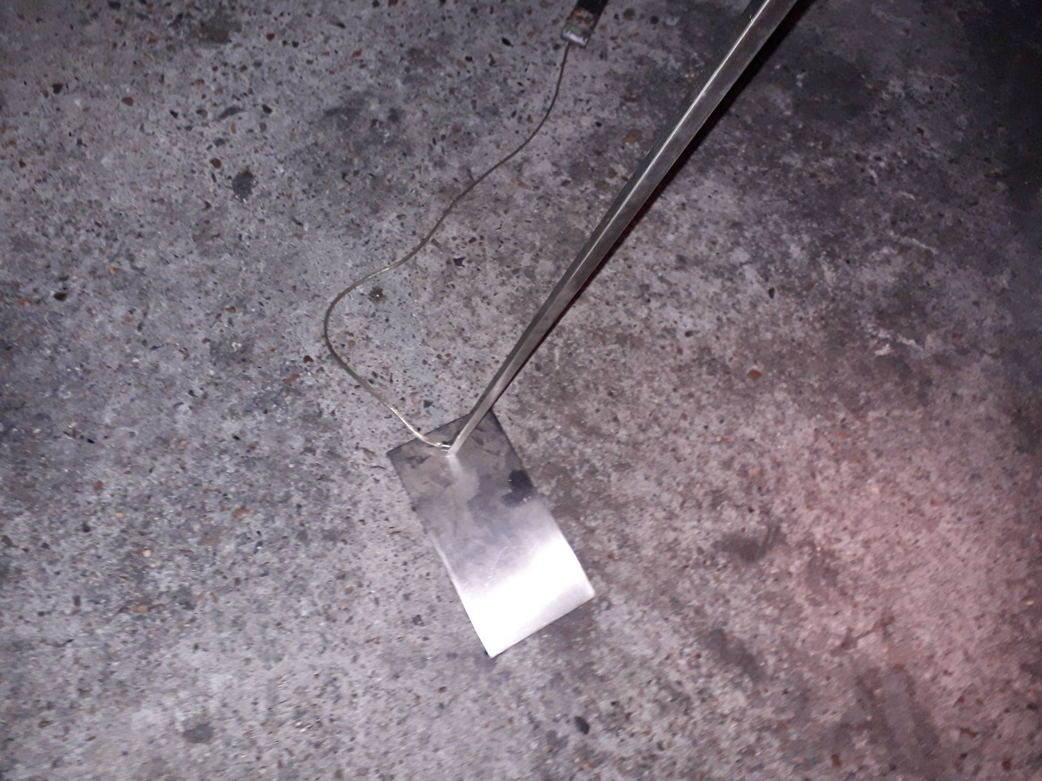 Metal floor lamp with 2 lamps