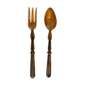 Horn and silver metal salad cutlery