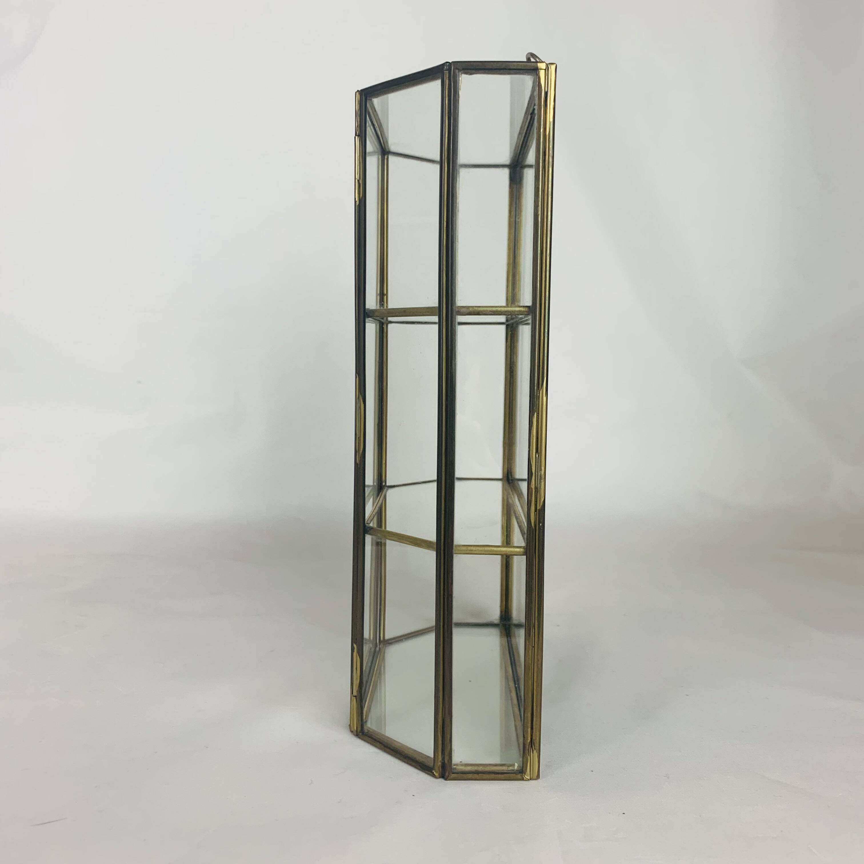Vitrine miniature laiton verre, étagère