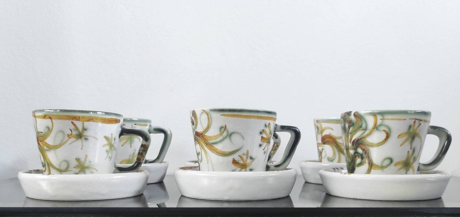 Set of 6 vintage Kéraluc Quimper coffee cups and saucers.