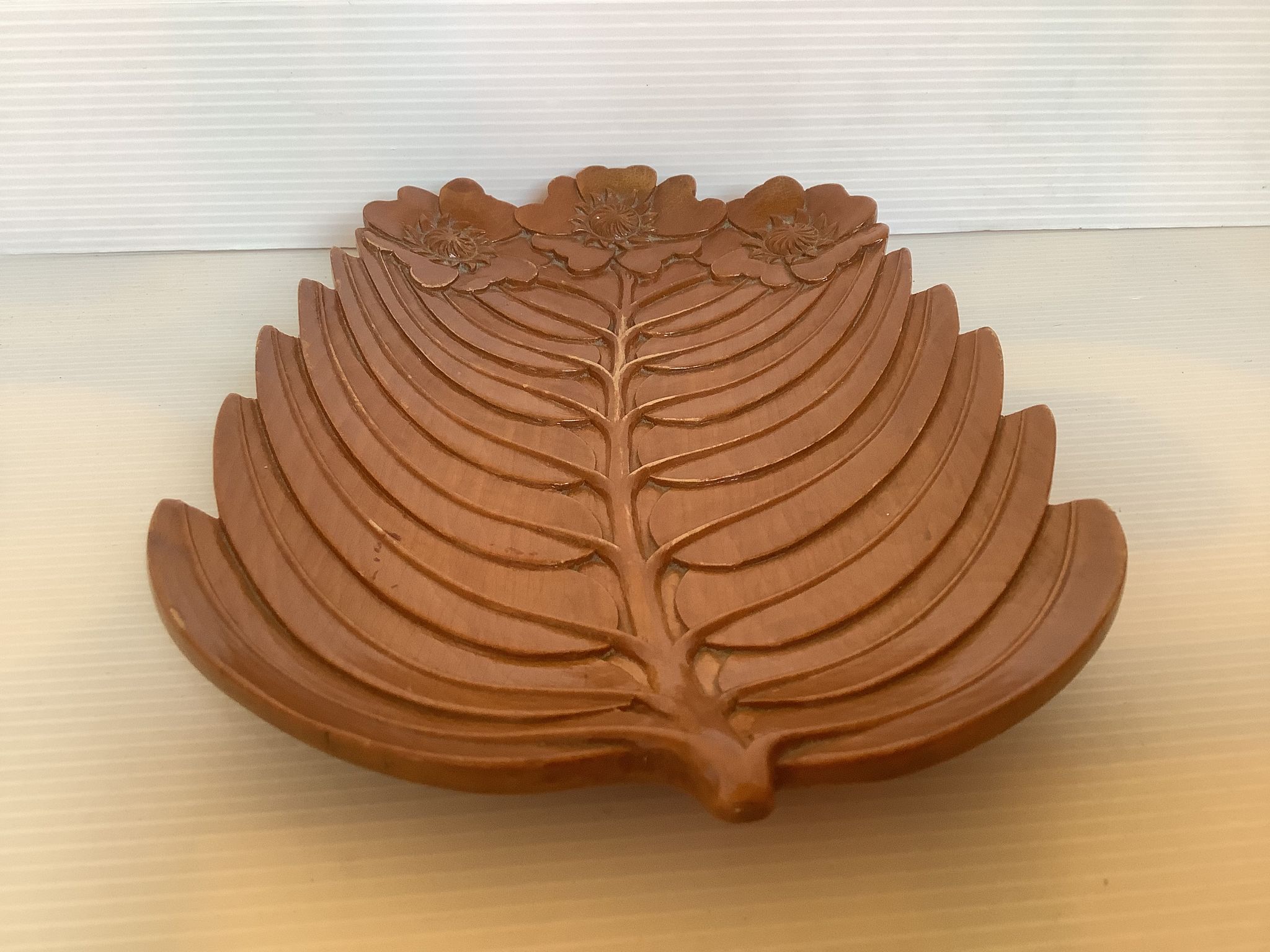 Vide poche trio de fleurs et leur feuillage en bois