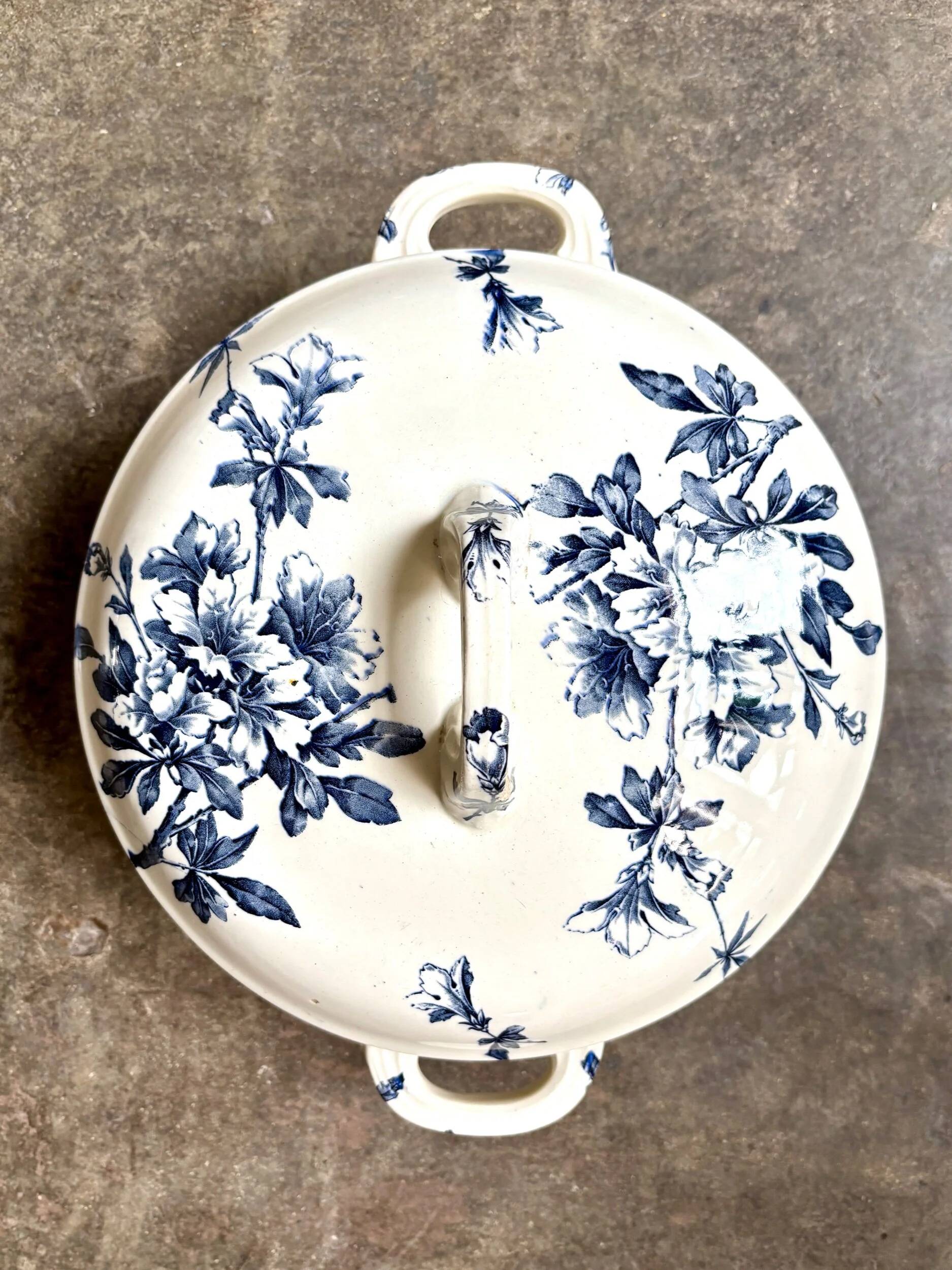 Lunéville blue ironstone tureen, "Azaléa" service
