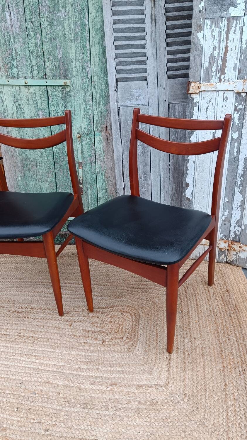 Scandinavian chairs, compass foot, skai