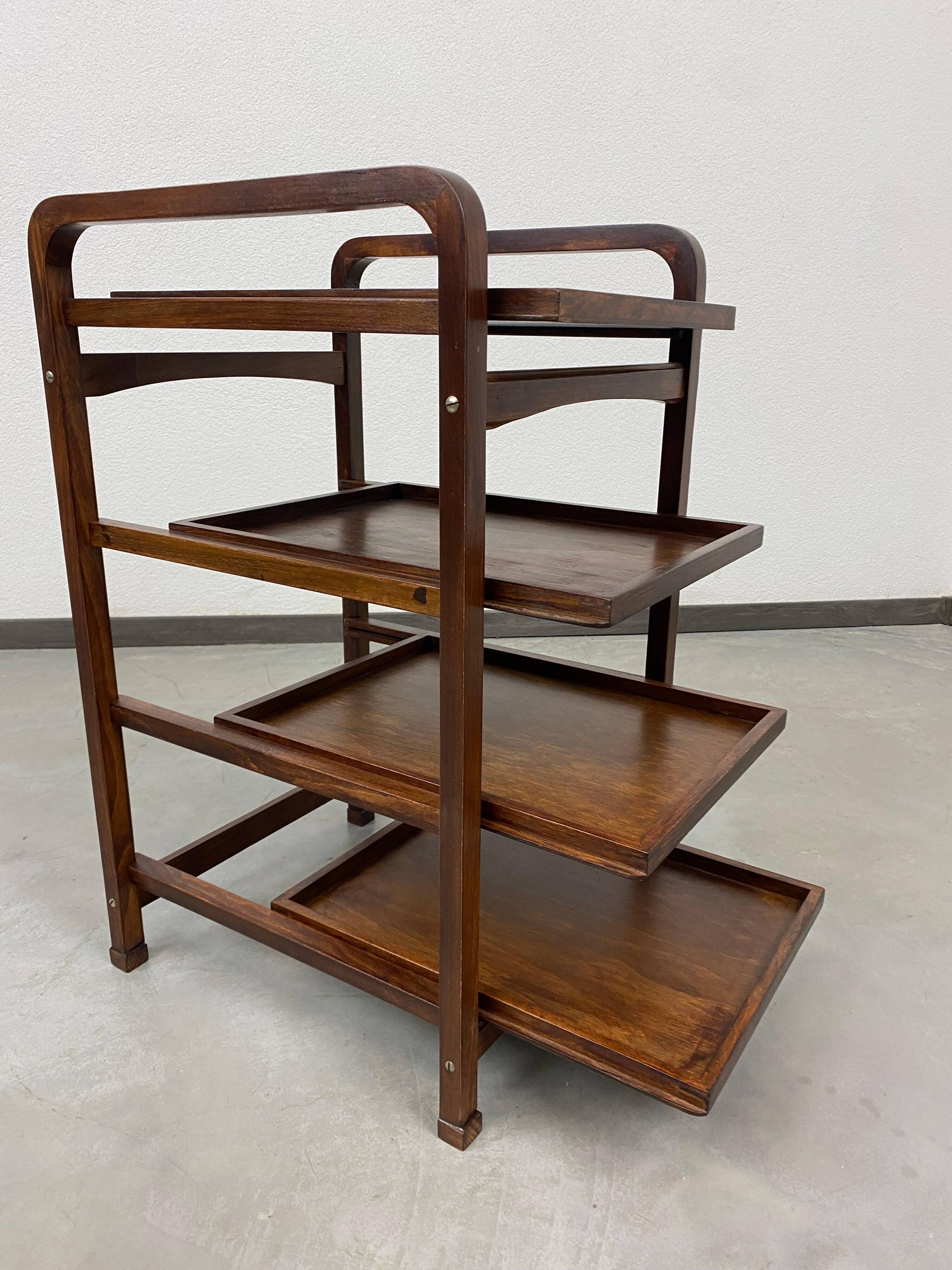 Thonet shelves