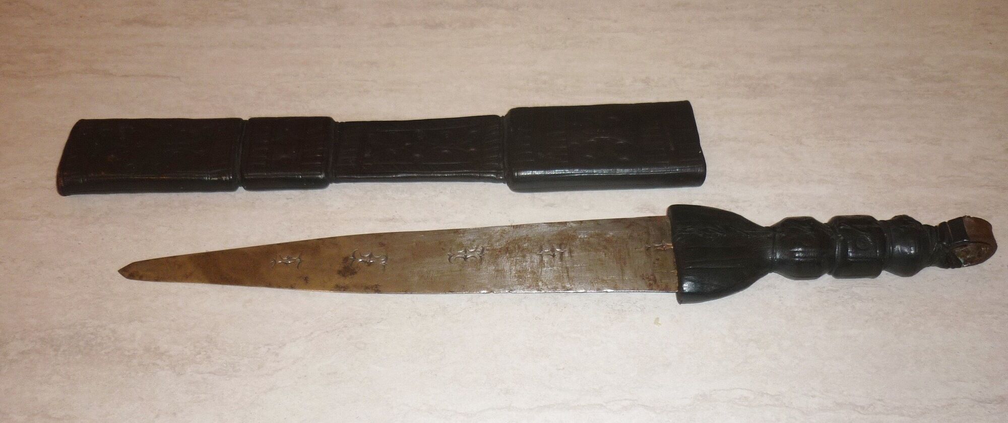 Tuareg knife with wooden case covered with leather 56 cm