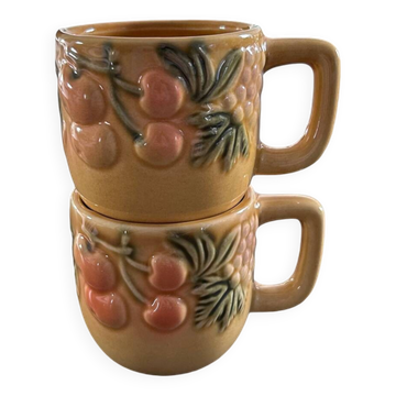 Pair of slip cups