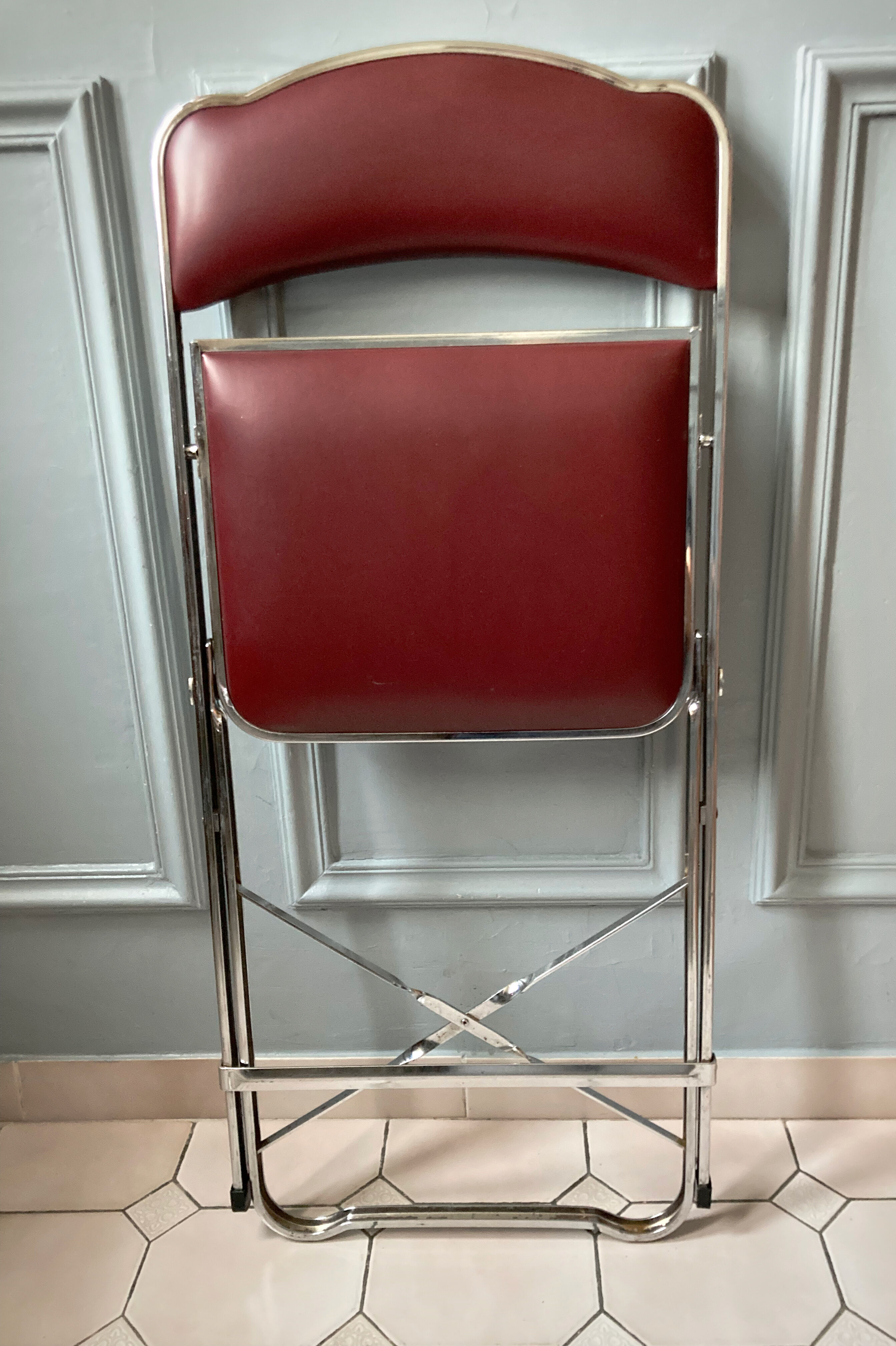 4 vintage folding chairs in chrome