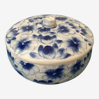 Porcelain candy dish. Blue flower patterns on white background