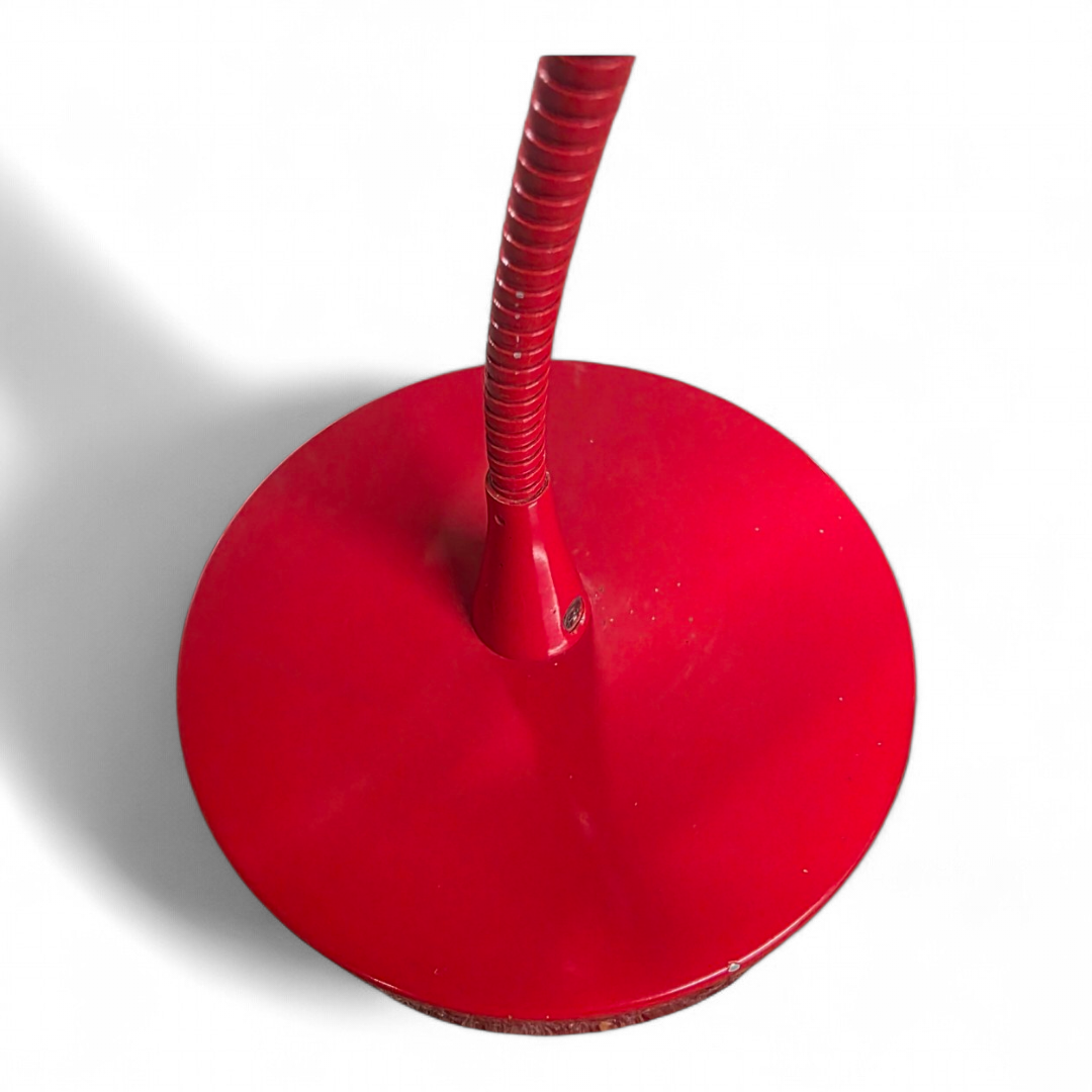 Red desk lamp "jansjö" by ikea - pop design