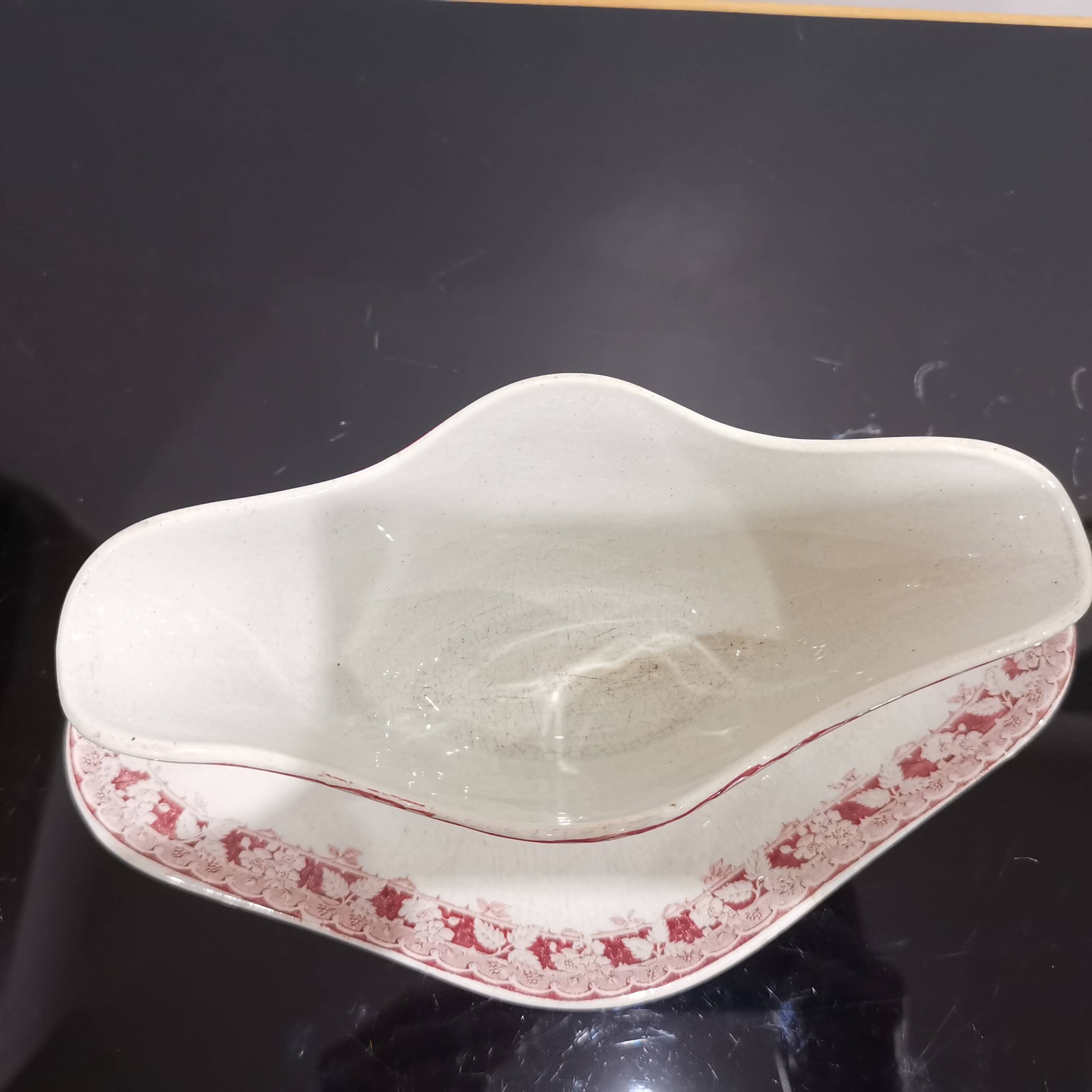 Iron earth gravy boat Moulin des Loups and Hamage Nord, red mulberry