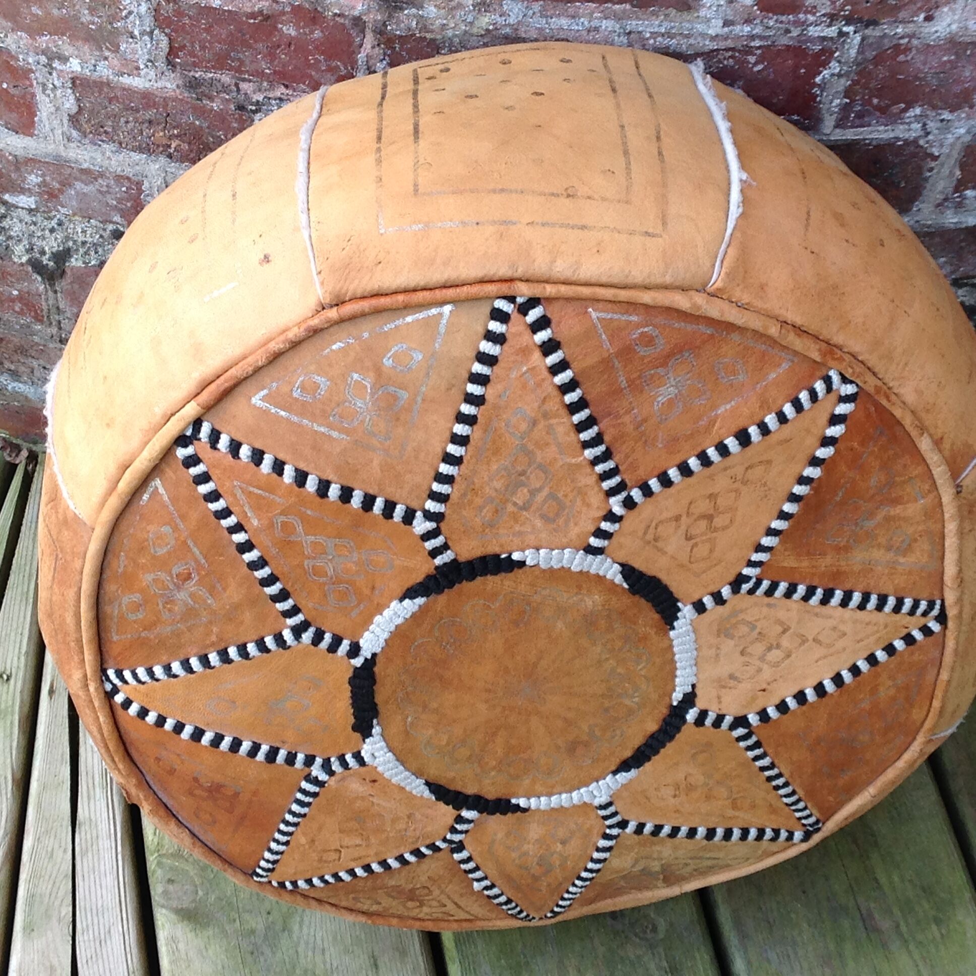 Leather pouf