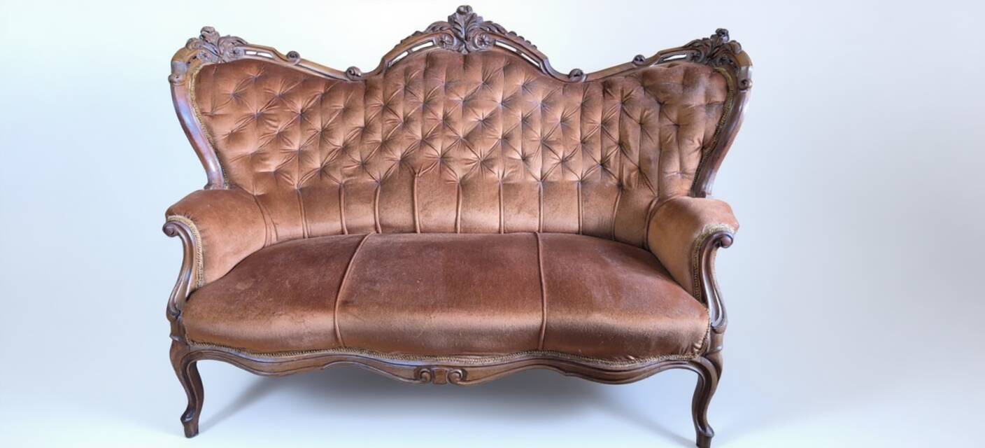 19th-century neo-Rococo antique canapé – Walnut structure