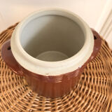 Stoneware pot with lid