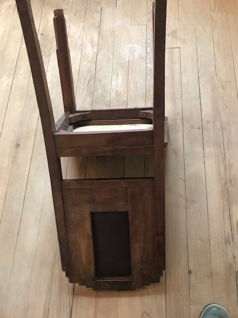 Set of 5 Art Deco chairs + one with a broken leg.