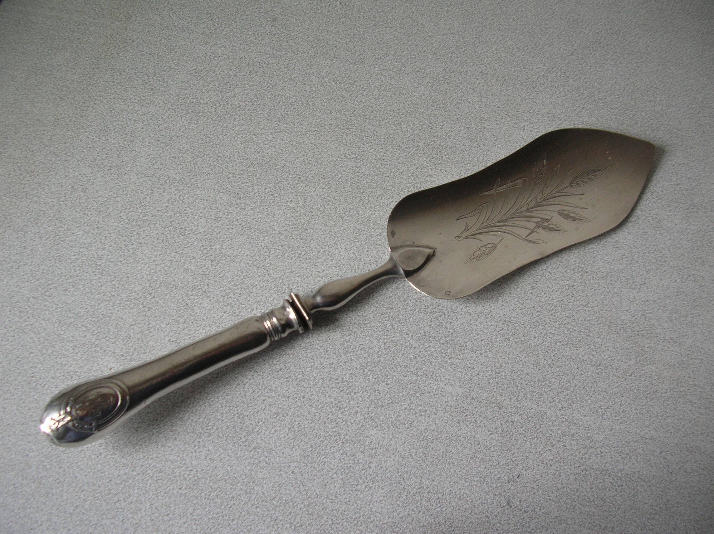 Ancienne pelle à tarte type métal argenté LAFFRAY Compiègne