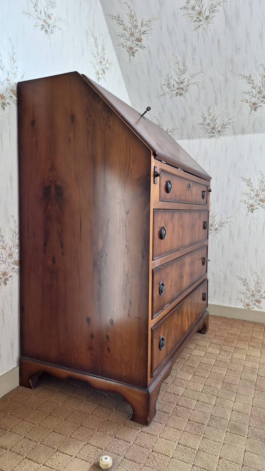 Georgian Secretary / Writing Desk in Mahogany and Green-Gold Leather - Very Good Condition