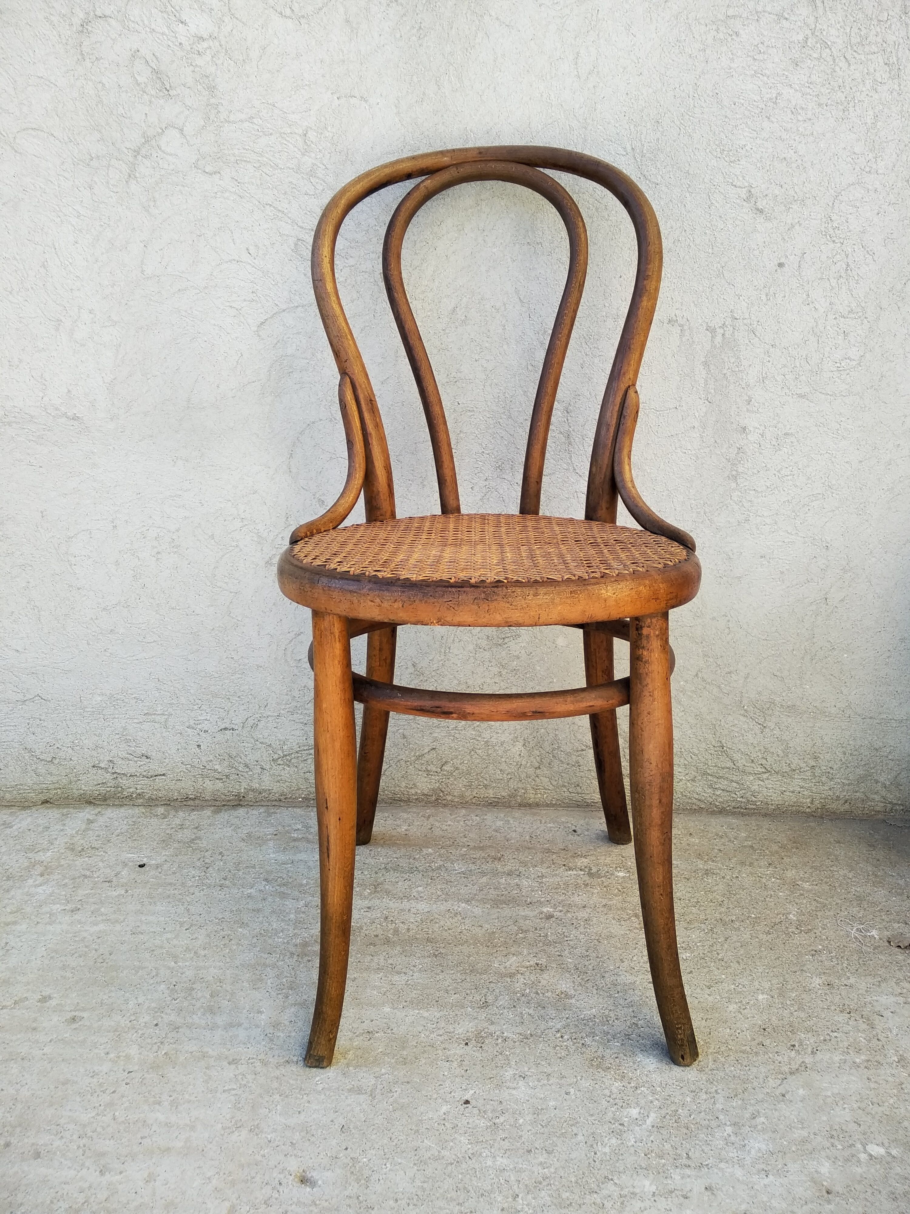 Chaise  bistrot Thonet n°18  fin XIX bois courbé assise cannée