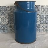 Enamelled blue pot