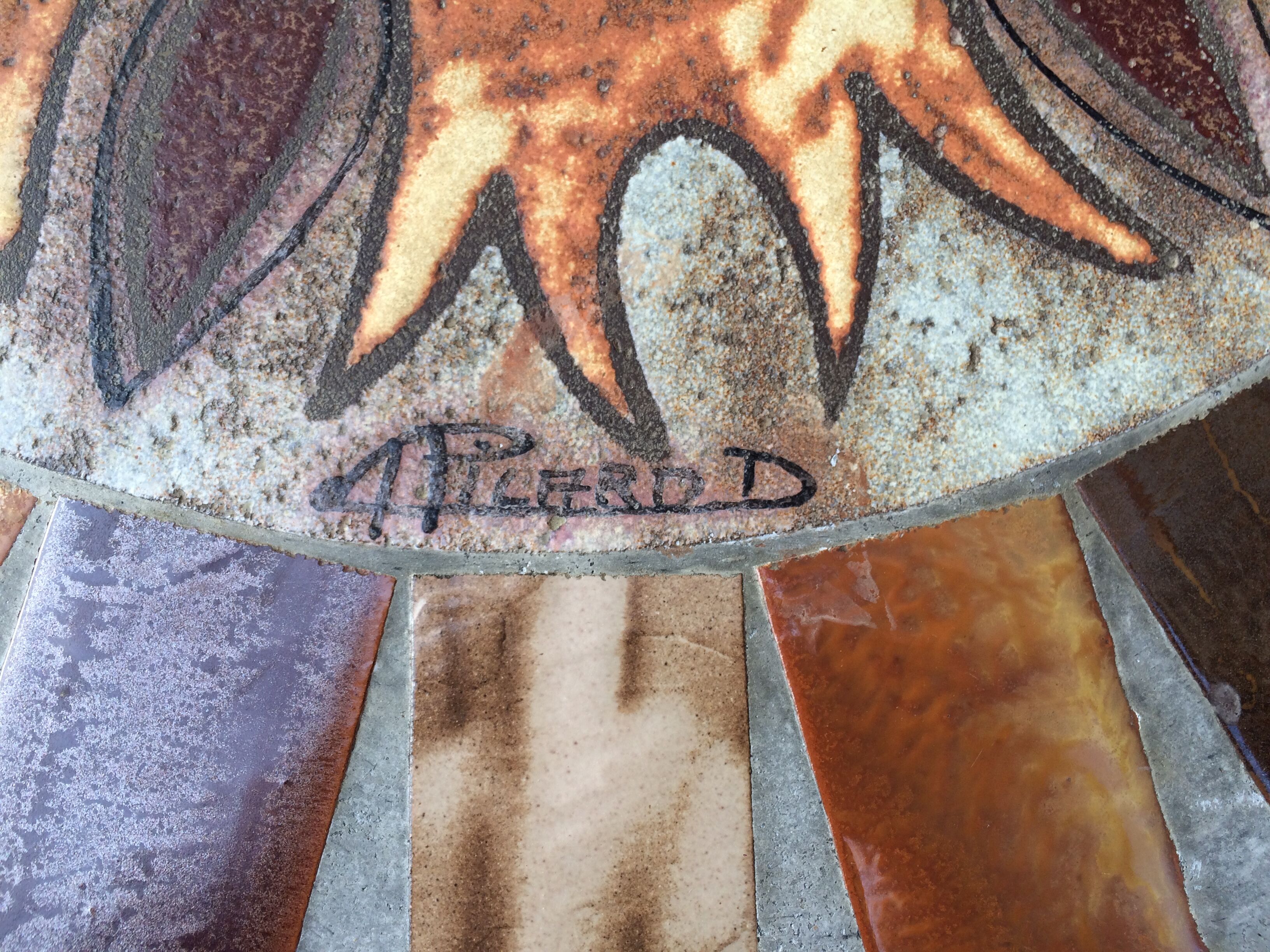 Round coffee table, ceramic 50s