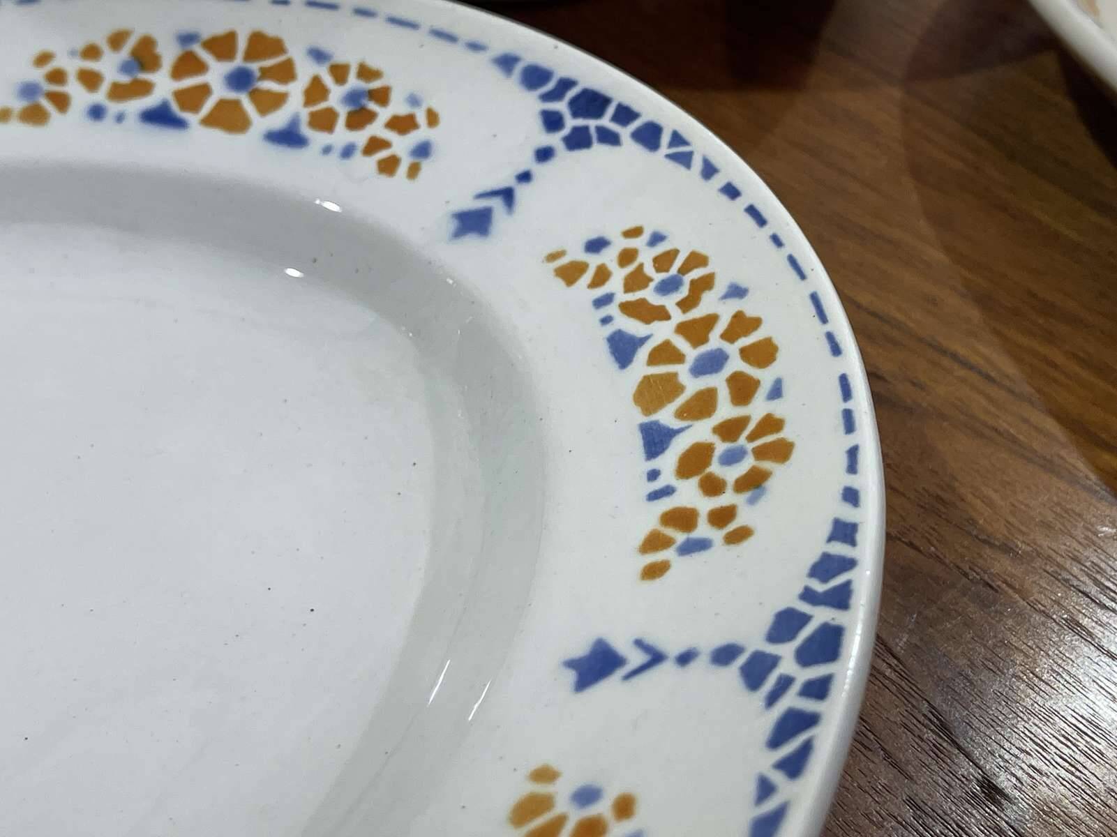 Saint Amand dinner service from the 1950s - 29 pieces.